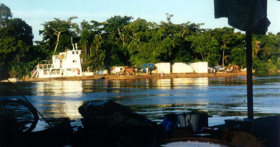 Boat on the Zaire river